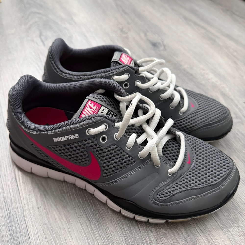 Nike Free Dark Gray and Magenta Sneakers